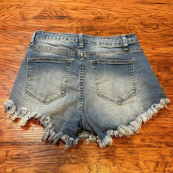 KanCan High Rise Distressed Denim Shorts Size 9 - Picture 2 of 10